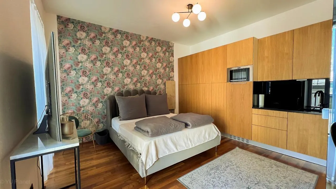 Triangle City Center Apartment location