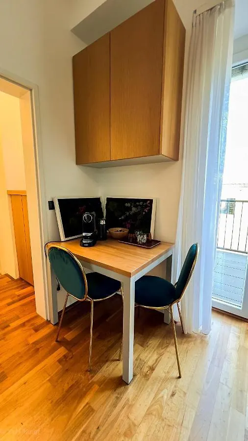 Triangle City Center Apartment Vienna