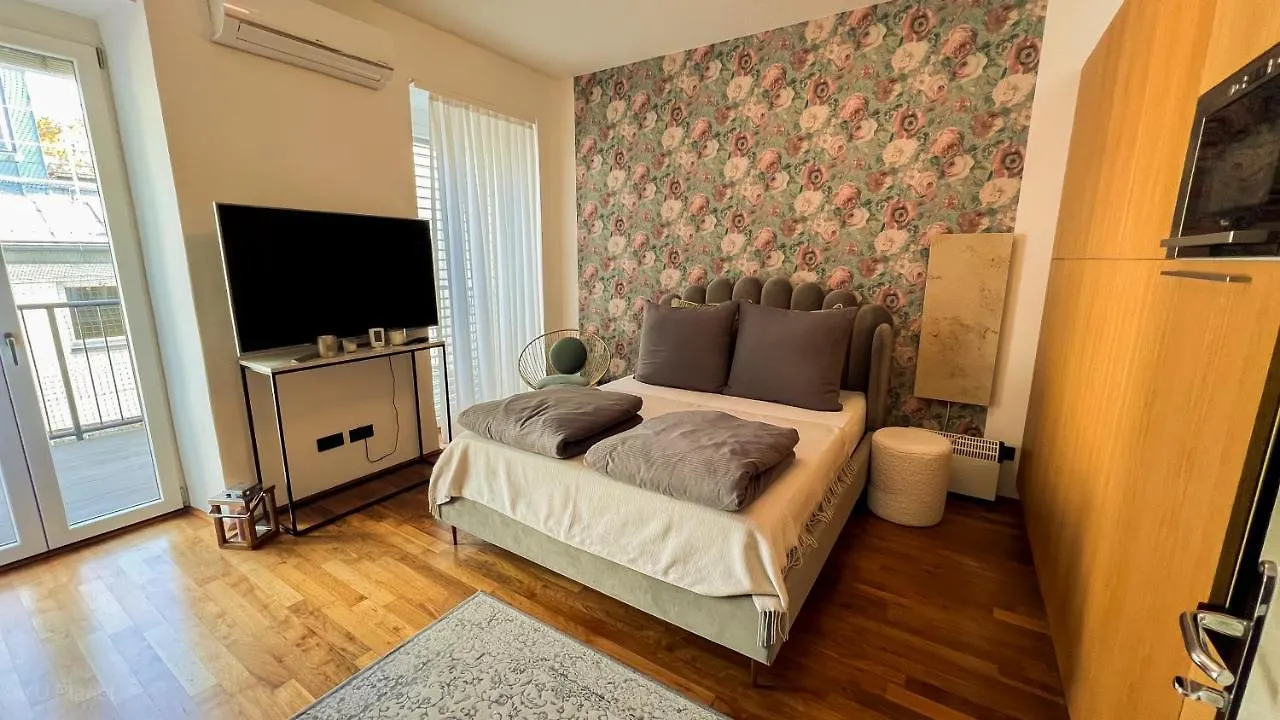 Triangle City Center Apartment Vienna Austria